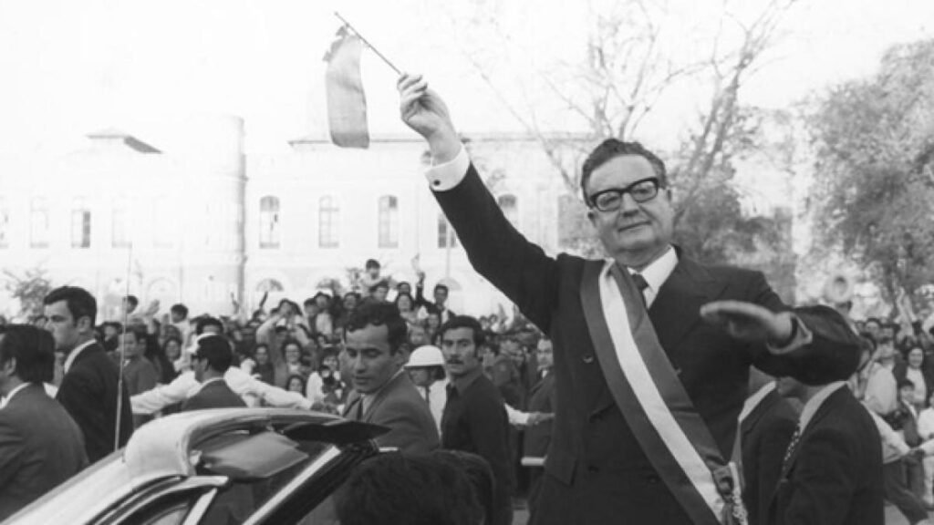 Salvador Allende con la banda presidencial, 1970