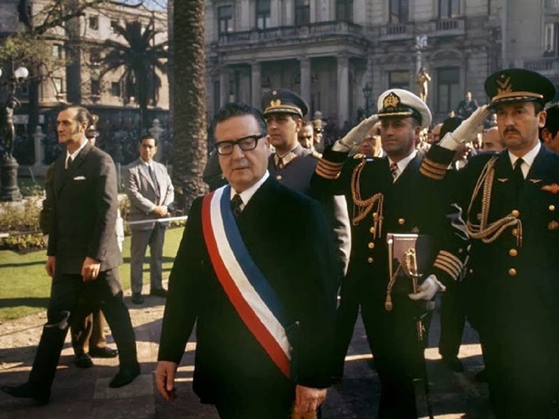 Allende con la banda presidencial