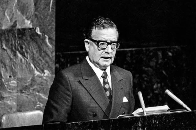 Allende en la tribuna